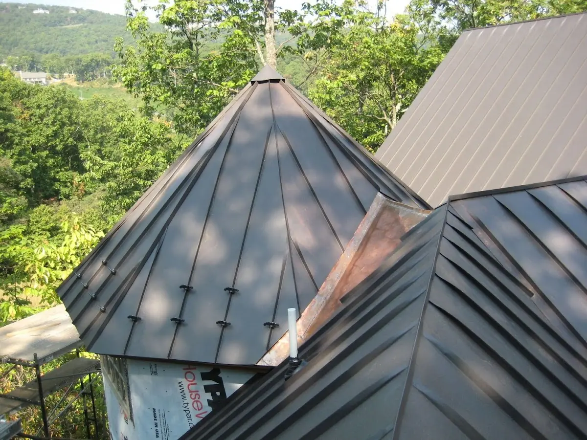 Professional Roof Tarp Installation by Craftsman Roofing in Brandywood